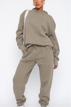 Load image into Gallery viewer, Thalia Sweatsuit Set