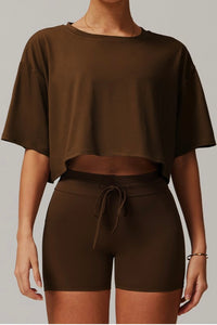 Casual crop tee