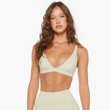 Load image into Gallery viewer, Softline V Bra